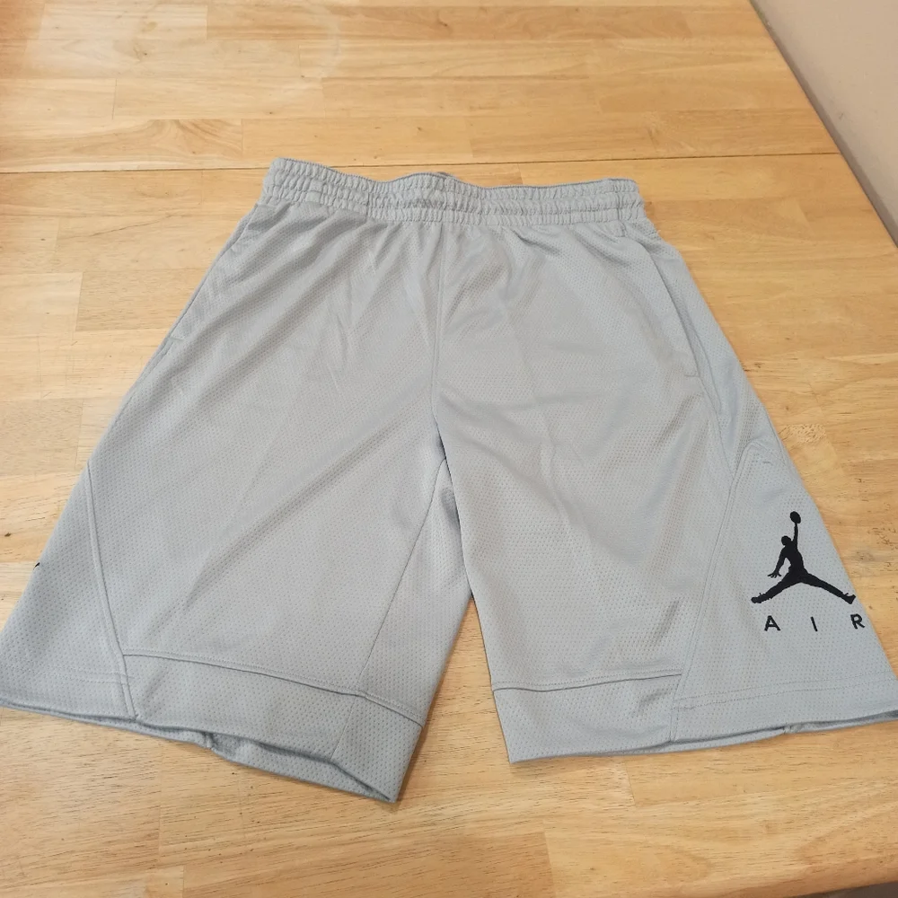 Nike Air Jordan Dri-Fit Triangle Basketball Shorts Grey men’s S, NWT - Picture 1 of 16